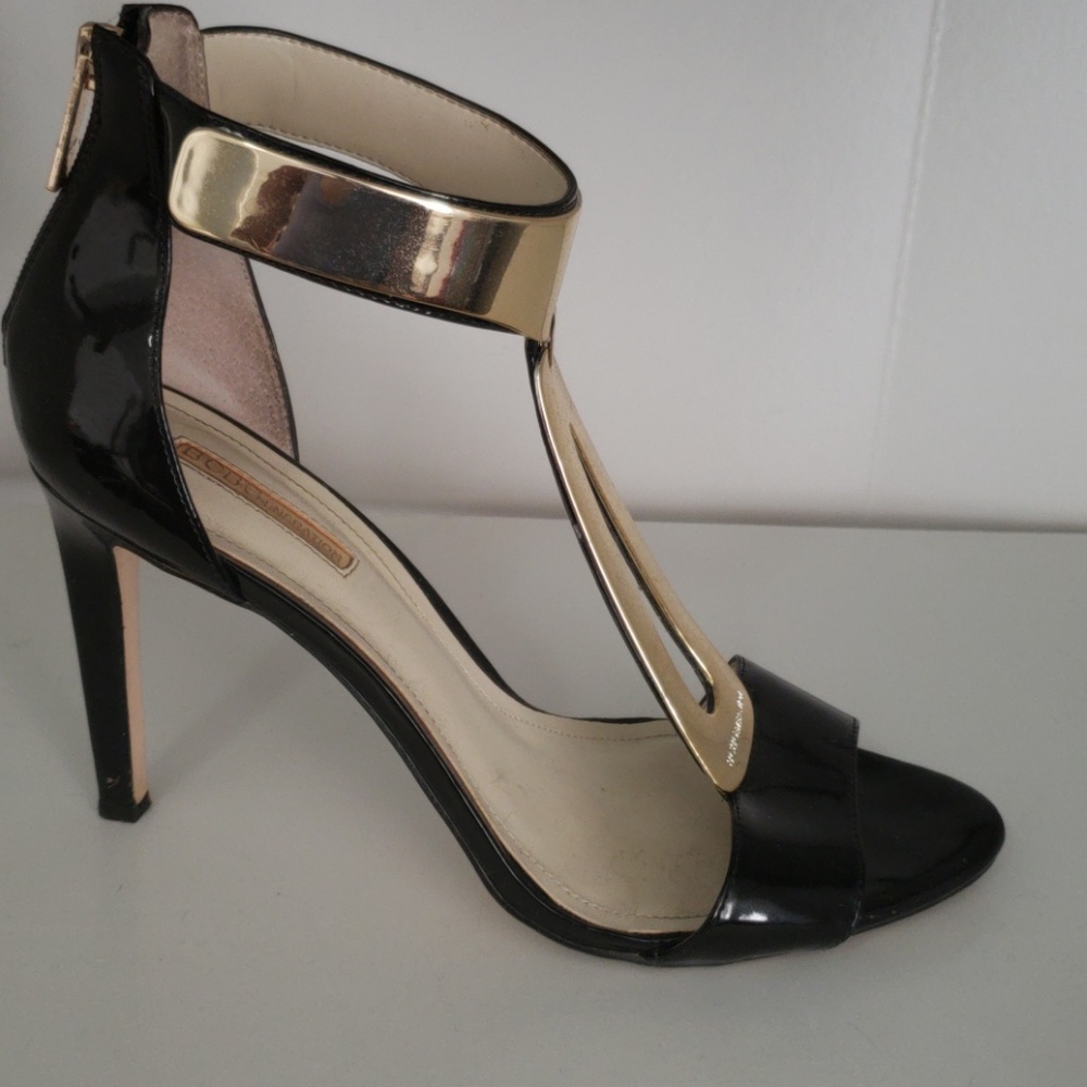 BCBGeneration Black Patent Heel Sandal Sz 11